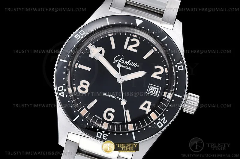 GLA053A - Spezialist SeaQ 39mm SS/SS Black RXW SW200
