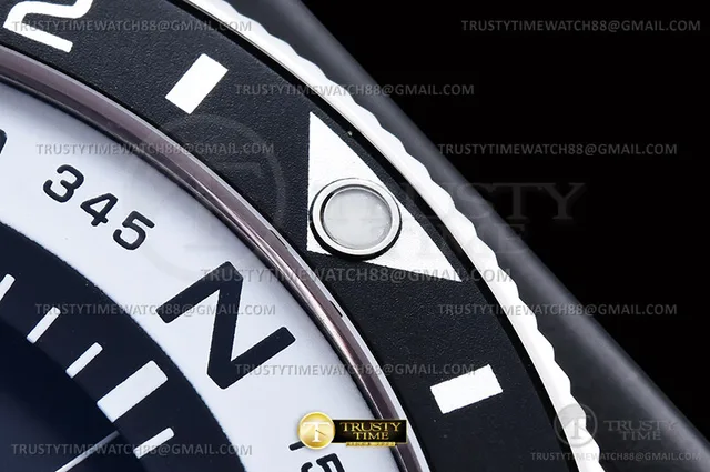 BR151B - Bell Ross BR03-93 GMT/COMP Red/Blk SS/RU Blk WMF A2836 — photo 11
